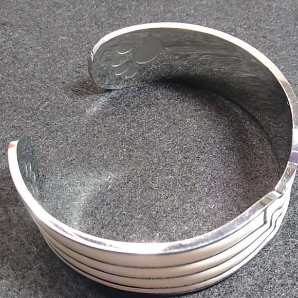 Vintage Three Cats Enamel Cuff Bracelet - Picture 3 of 6